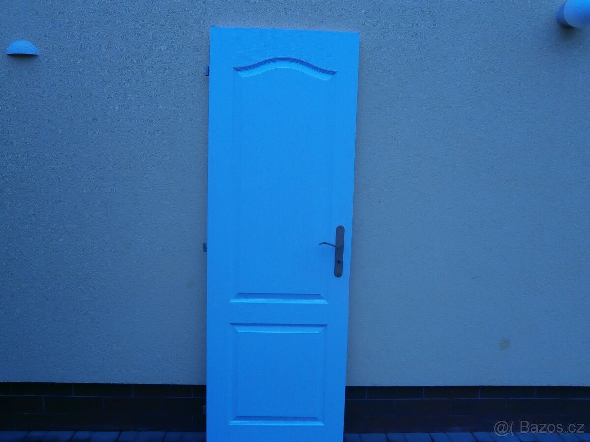 Prodám vnitřní bílé dveře 60 levé.