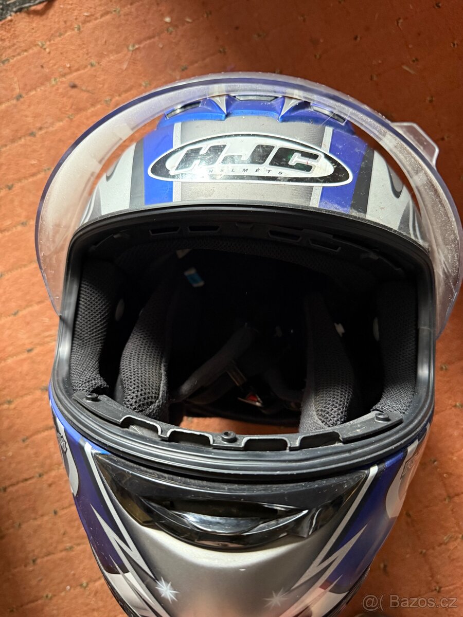 Helma na motorku