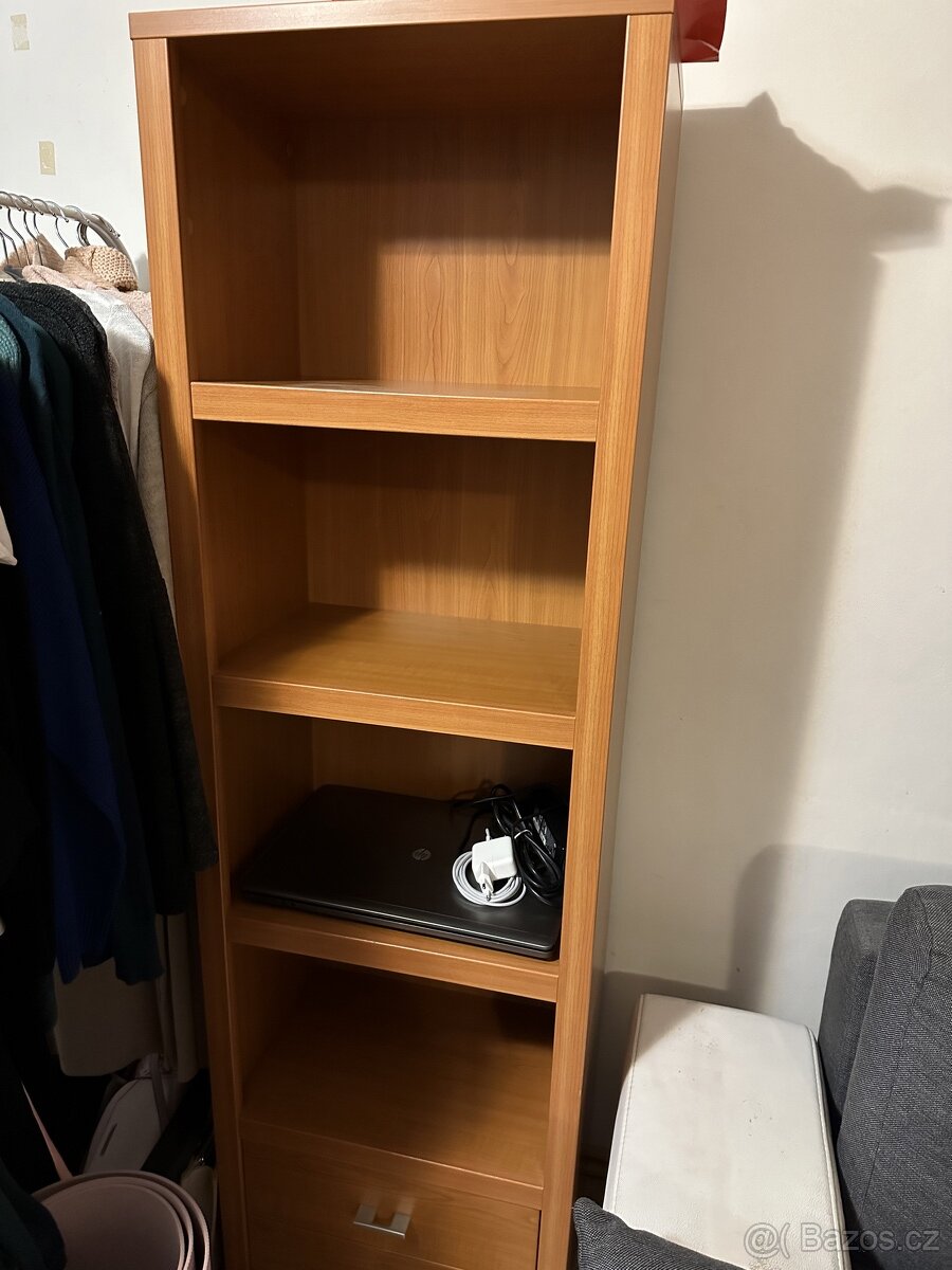 knihovna - (obývací stěna)