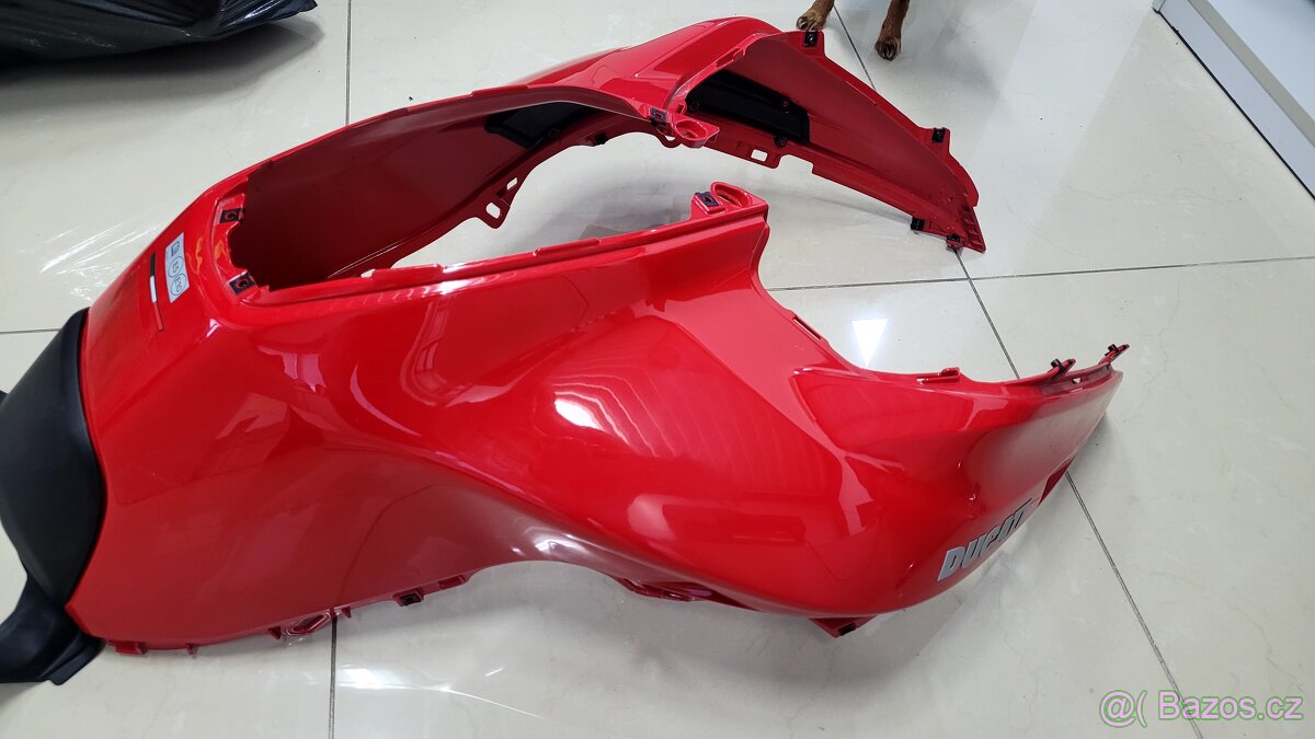 Kryt nádrže Ducati Multistrada V4