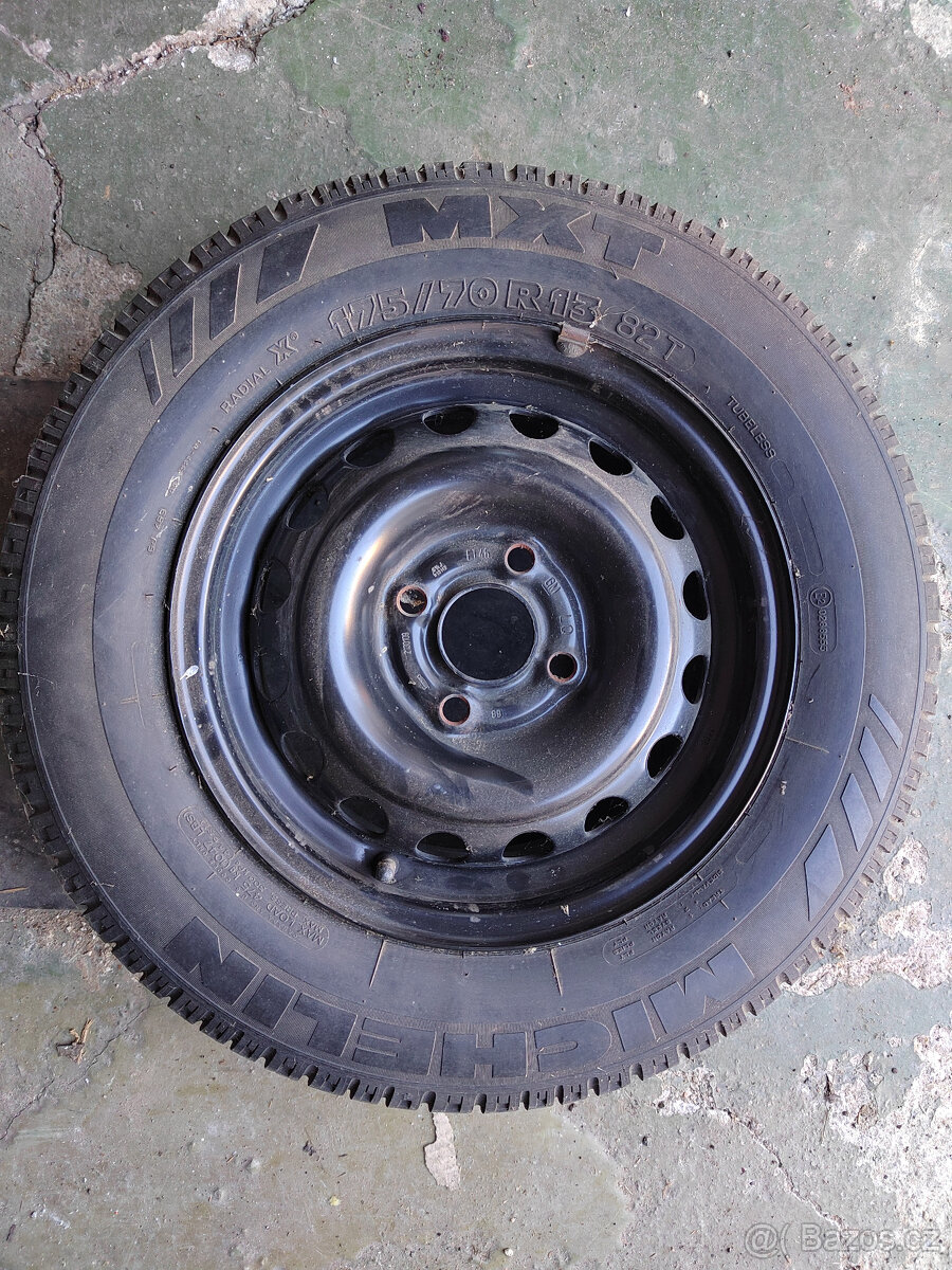Kolo -plechový disk s pneu Michelin 175/70 R13 Opel Astra F