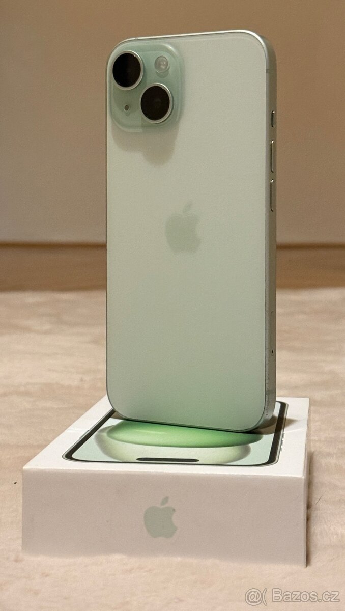 iPhone 15 128 GB zelený