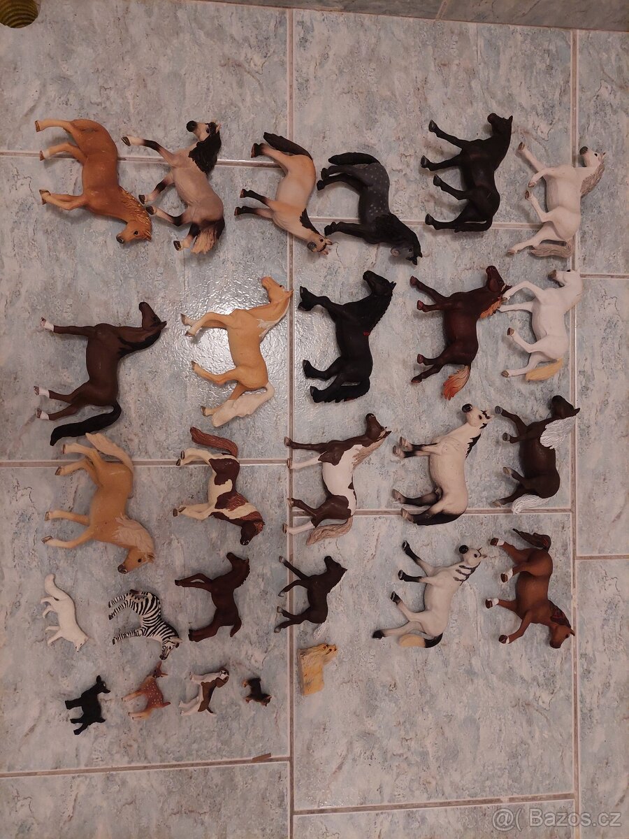 Schleich koně a postavičky