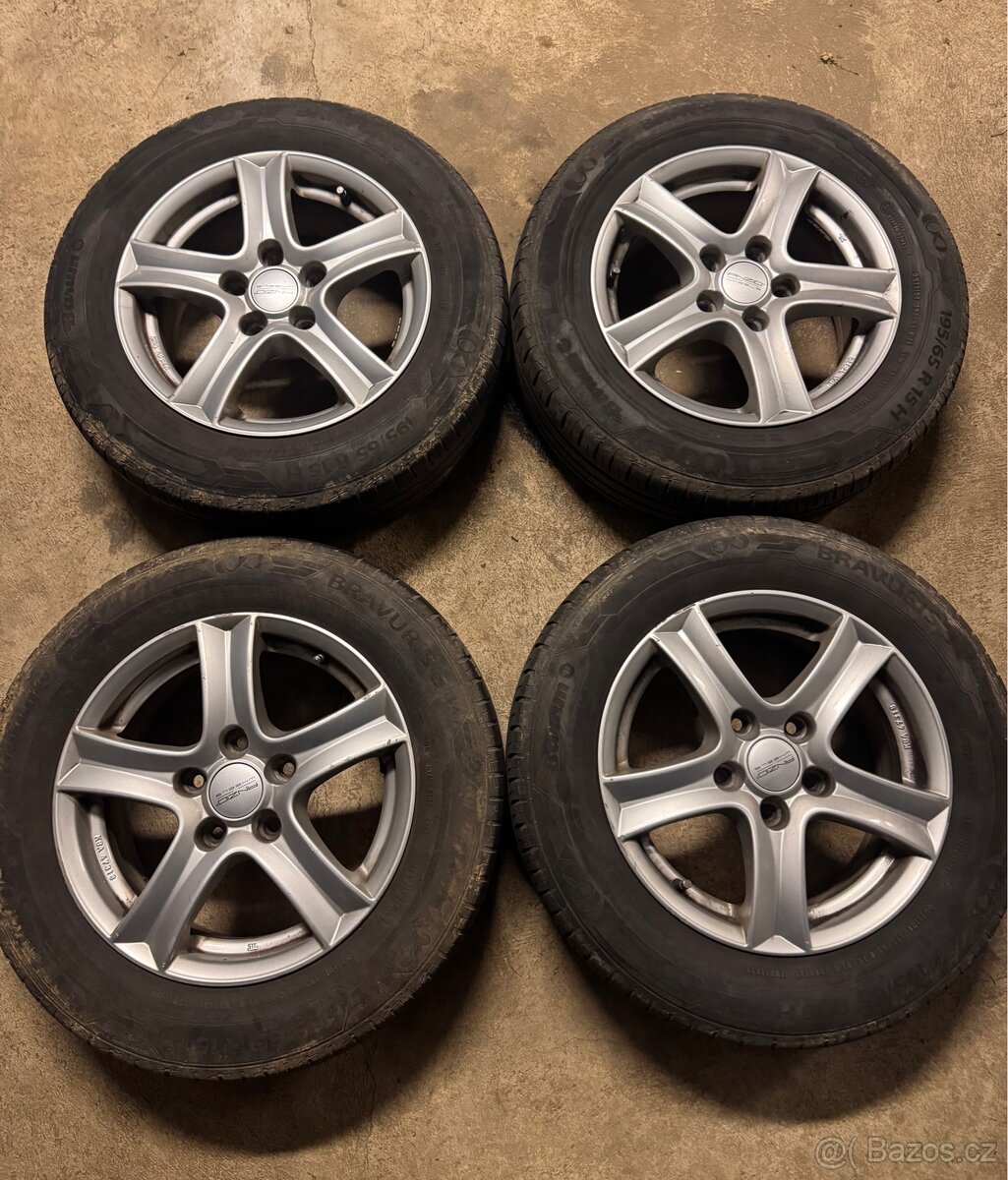 ,,15” Litá kola + pláště