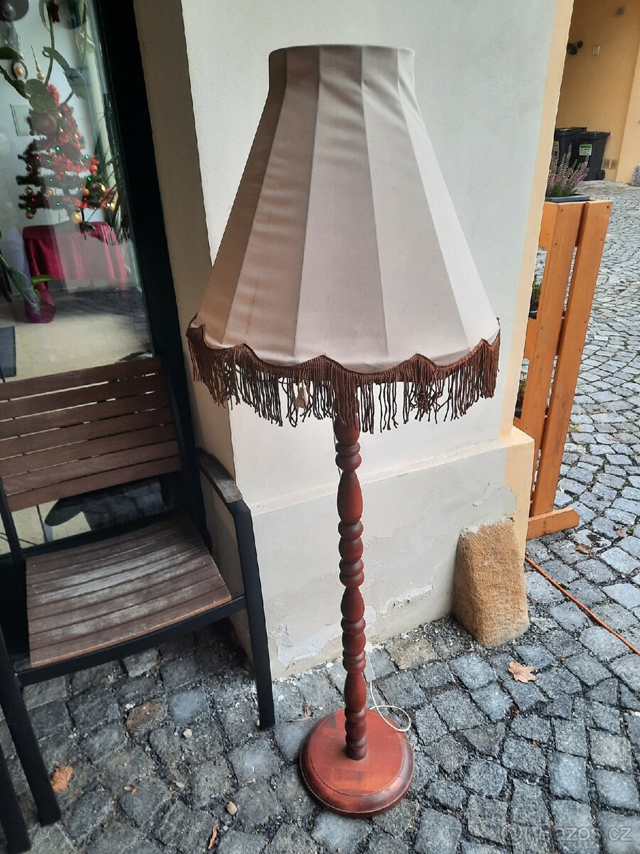 Starožitná stojací lampa 70. léta