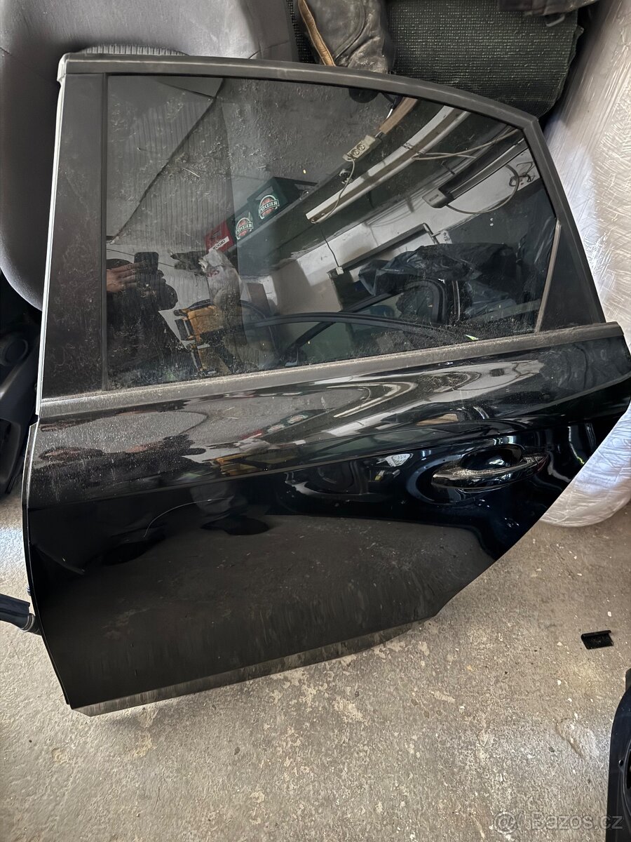 Dveře zadní levé A4 b8