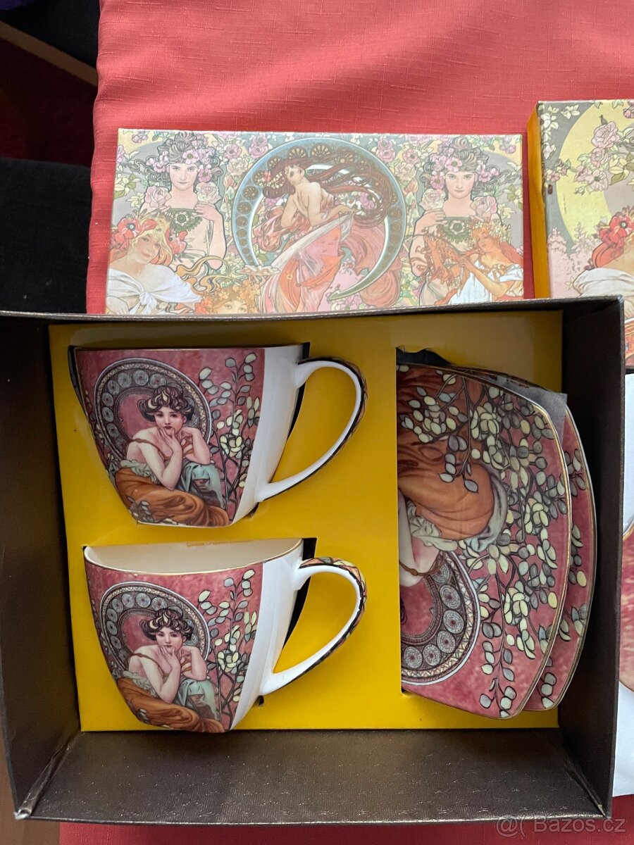 Set hrnečků a talířků Mucha - Queen Isabell Limited Colectio