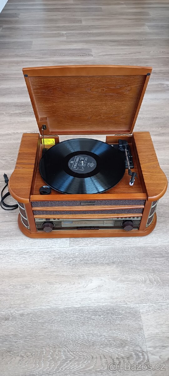 Gramofon Hyundai Retro RTCC 513 RIP dřevo


