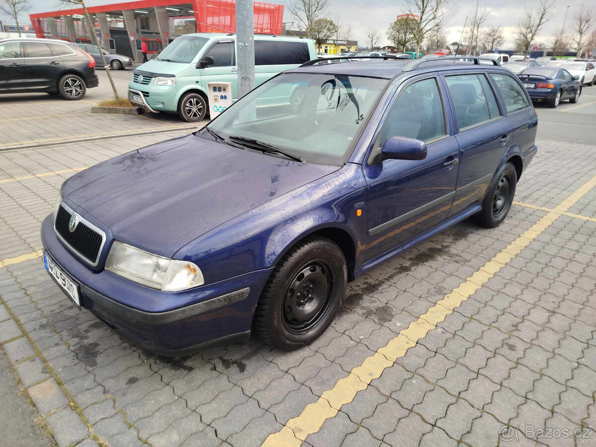 Skoda Octavia 1.8T kombi, climatronic, vyhřevy