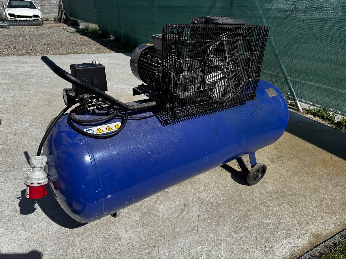 Kompresor 200L - 10Bar / 2.2kw