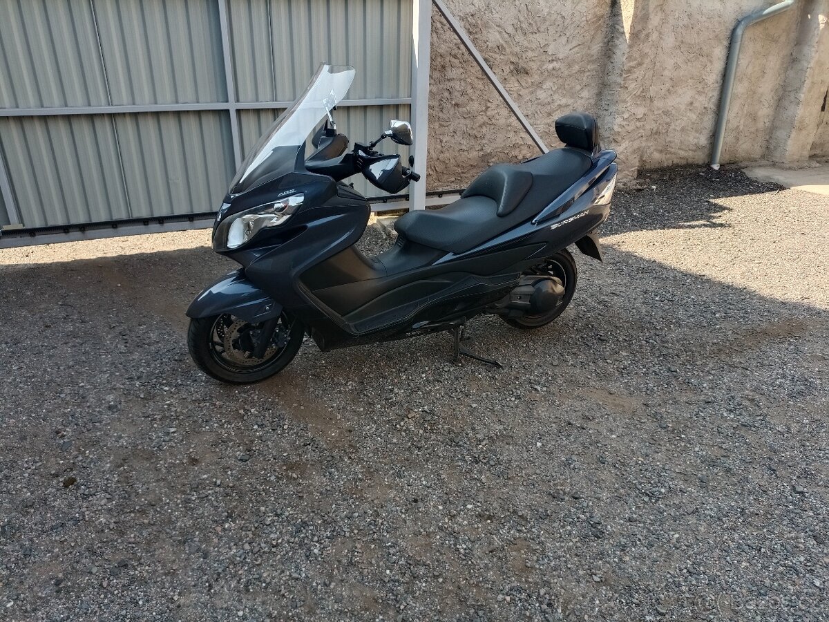 Suzuki burgman 400i ABS 2012 cz doklady v ceně