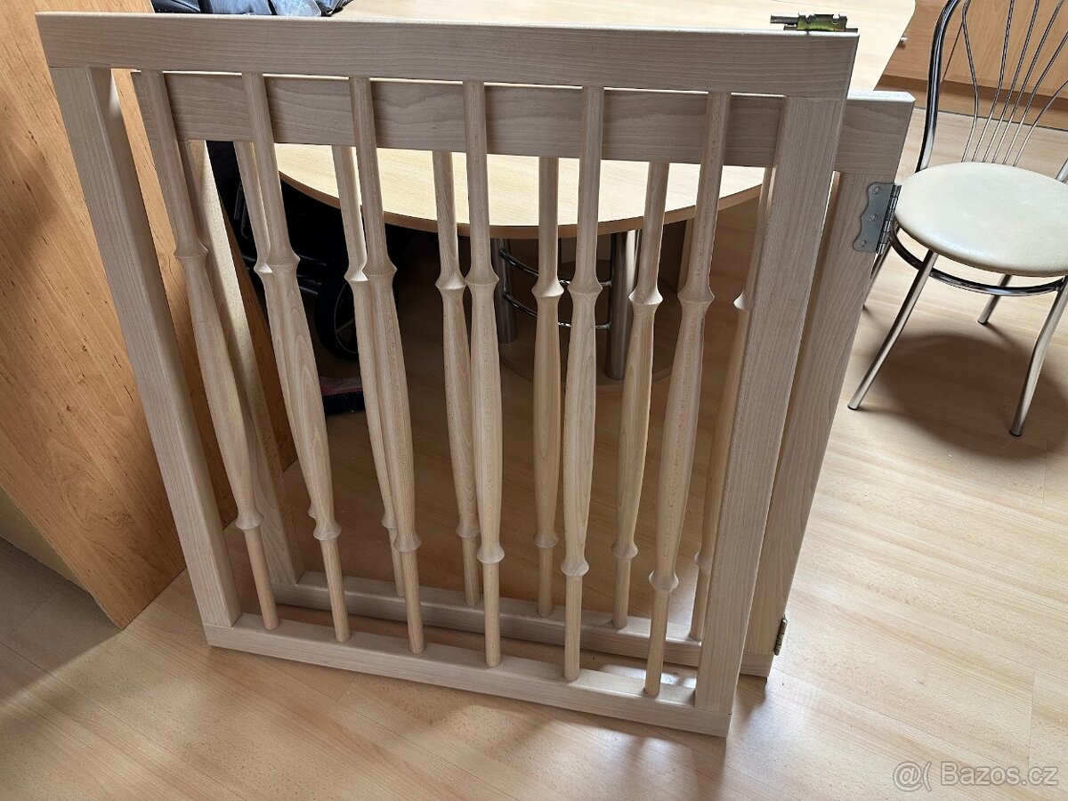 Dětské bezpečnostní zábrany na schodiště