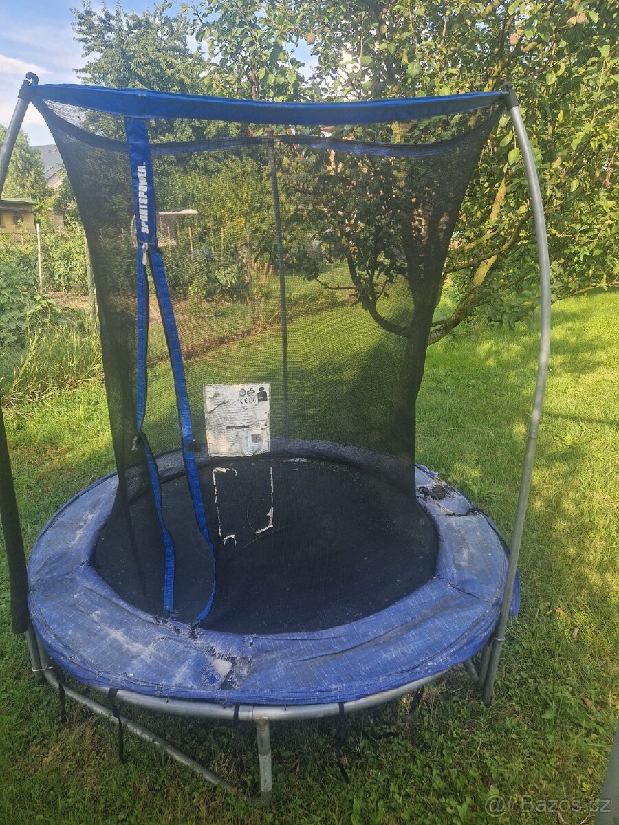 Trampolína