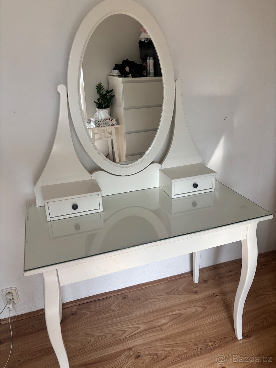 Toaletní stolek HEMNES