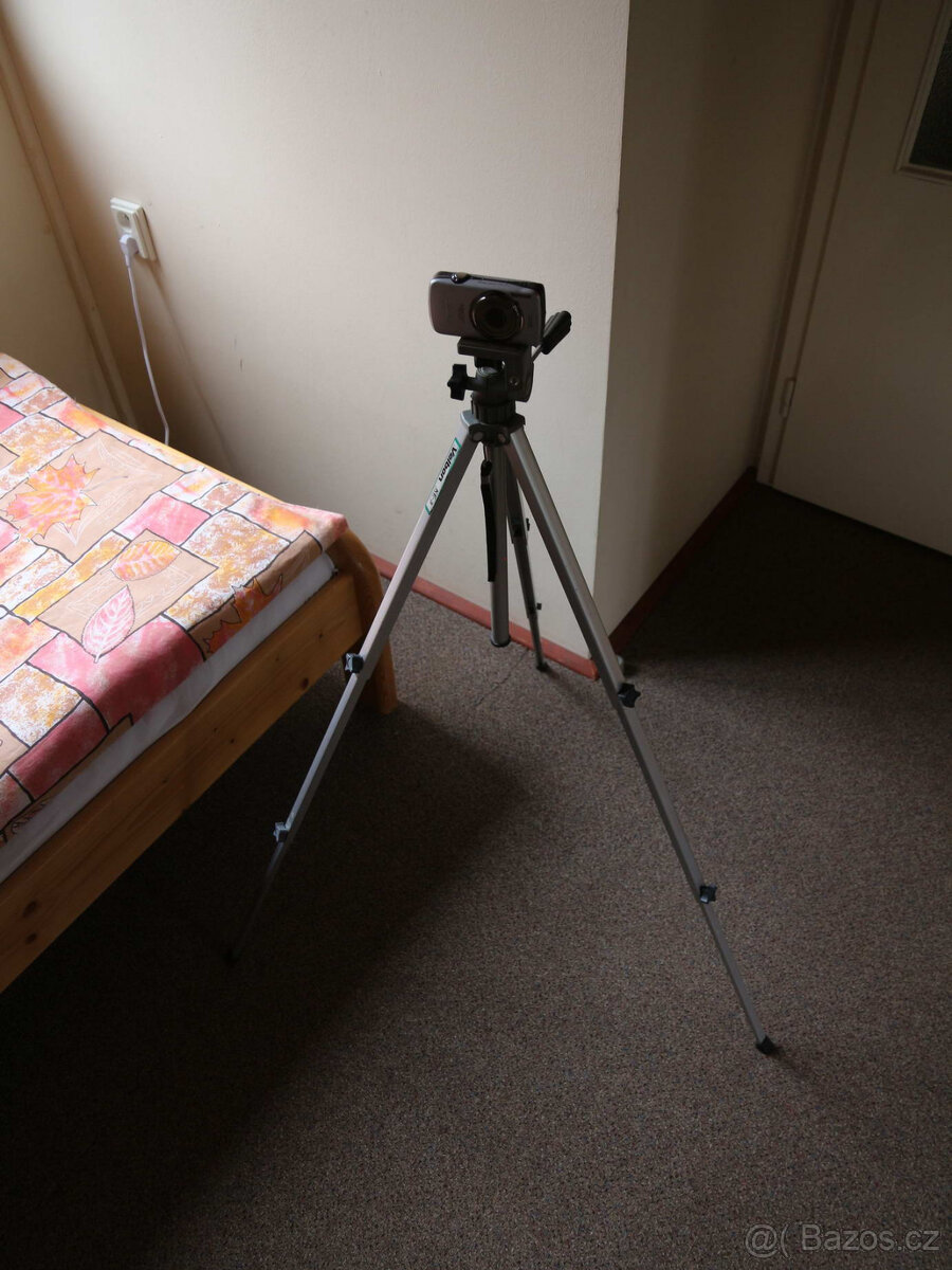 Prodám trojnožku (stativ, tripod) k foťákům aj.