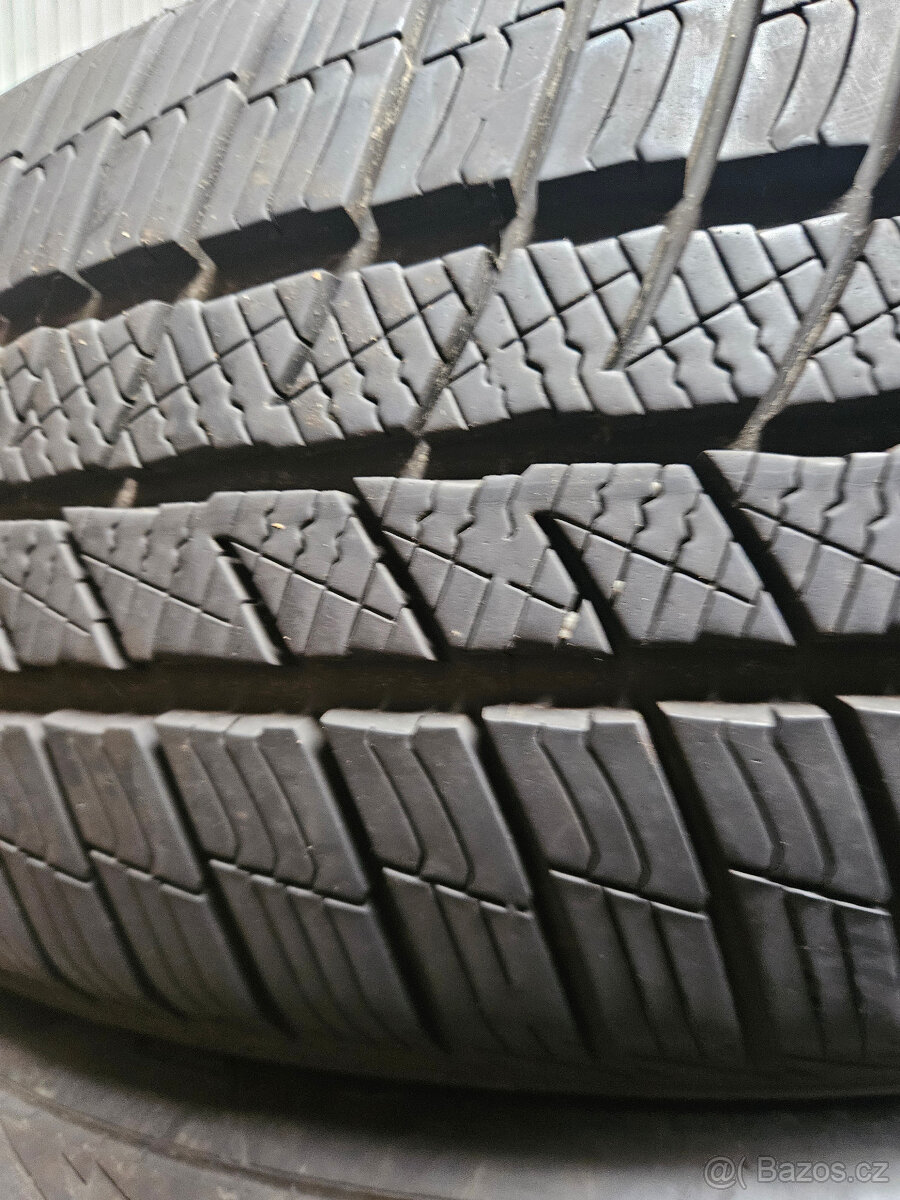 205/55R17 95V XL Polaris 5 BARUM