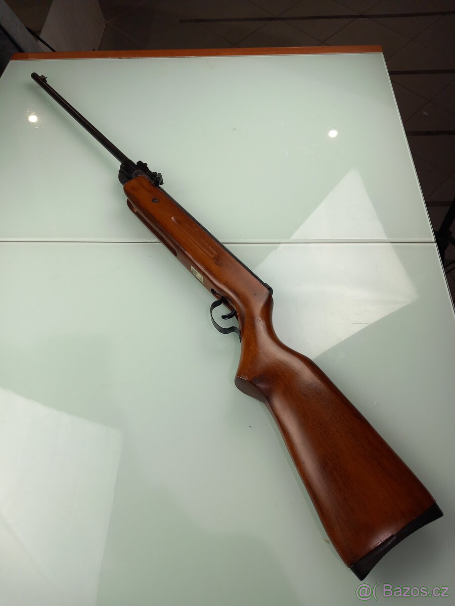 Vzduchovka Perfecta Model 32 s lomenou hlavní