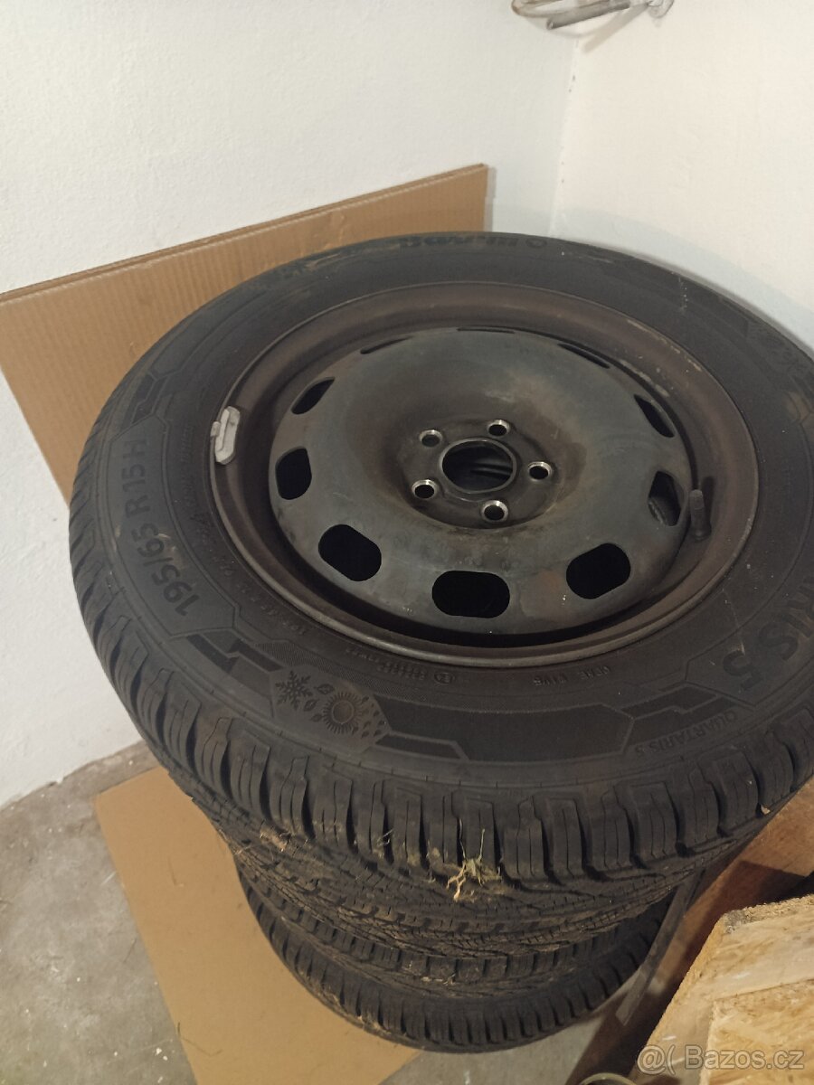5x100. 195/65 R15 Barum Quartaris ( celoroční)