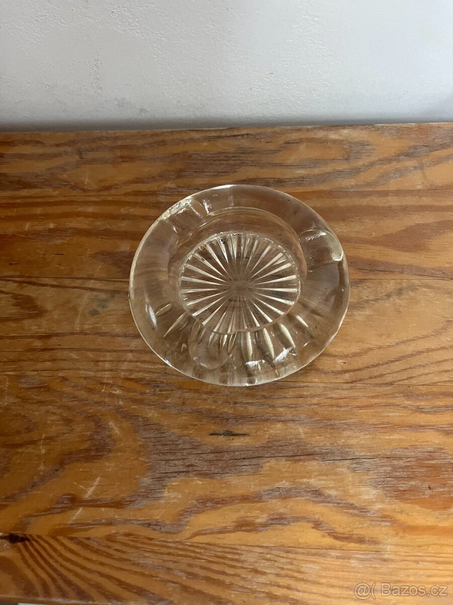 POPELNÍK HUTNÍ SKLO