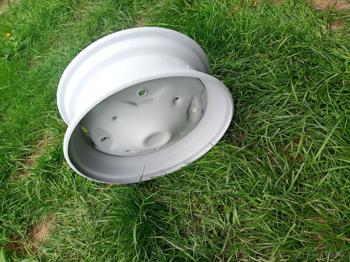 Disky Fiat 126p maluch, polský karavan n126