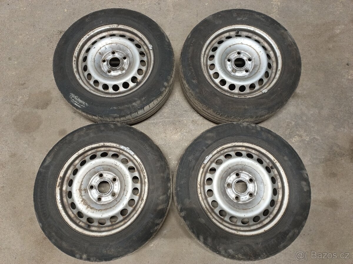 Škoda Octavia II - 15 5x112 et 47 plechové disky