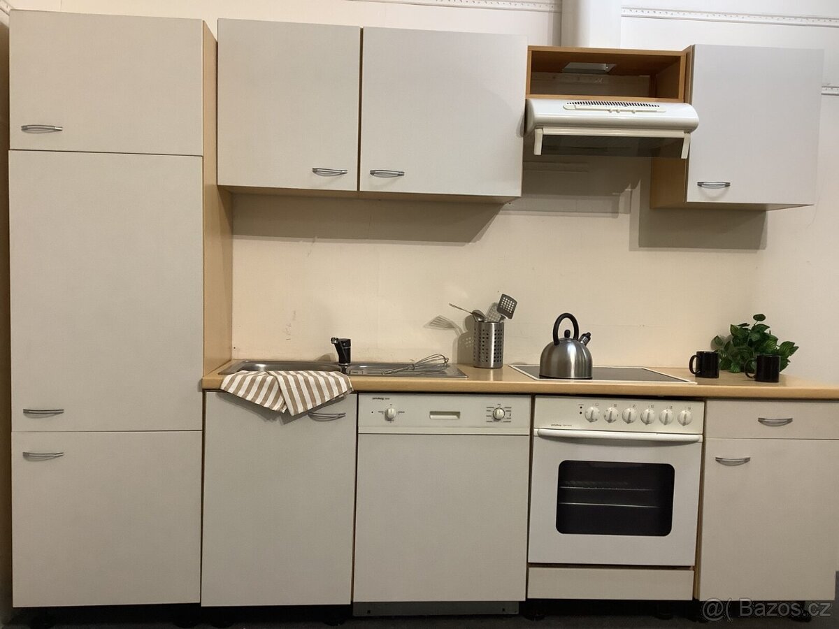 Rovná kuchyňská lina ZOE