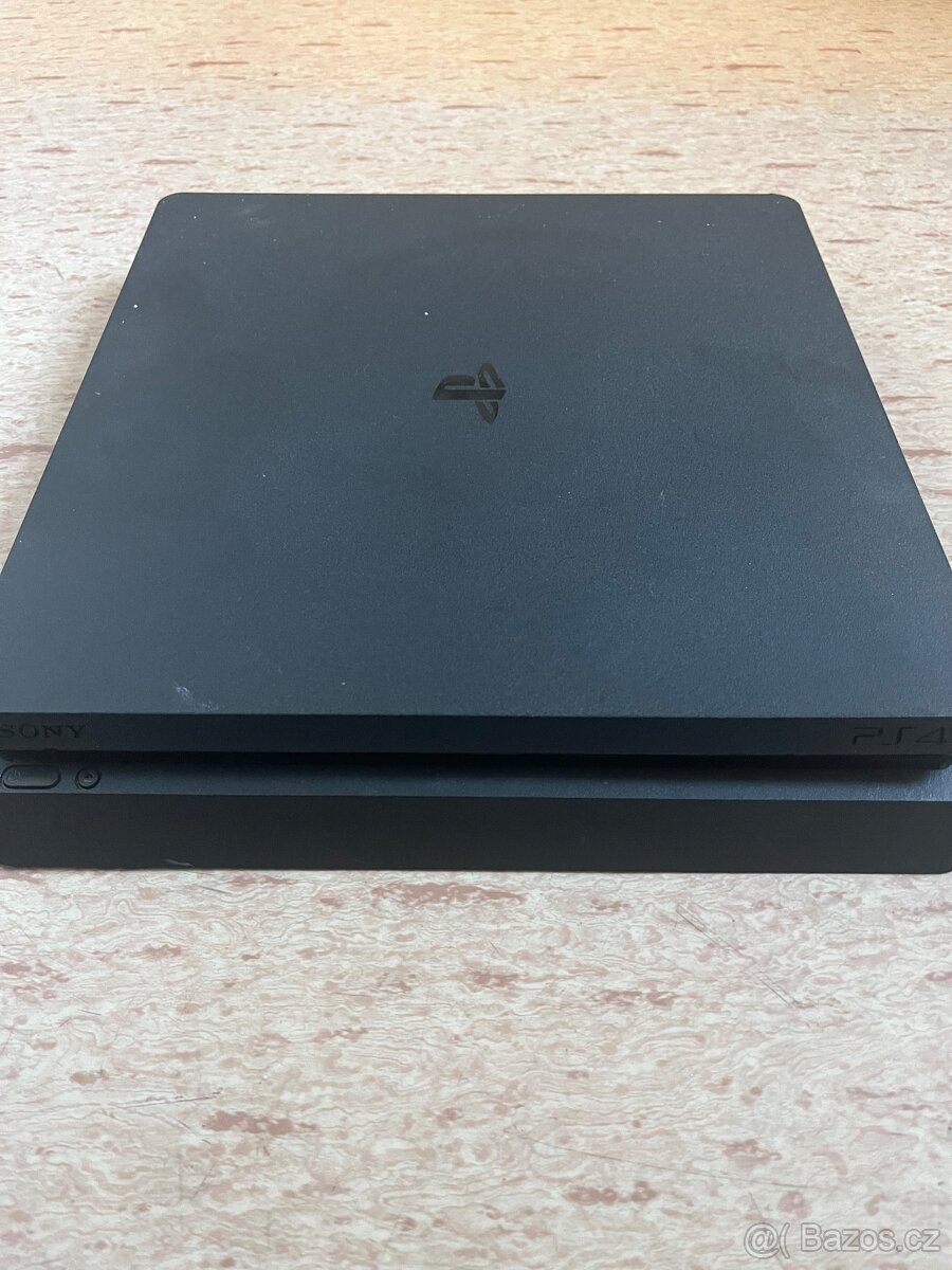 PlayStation 4 slim