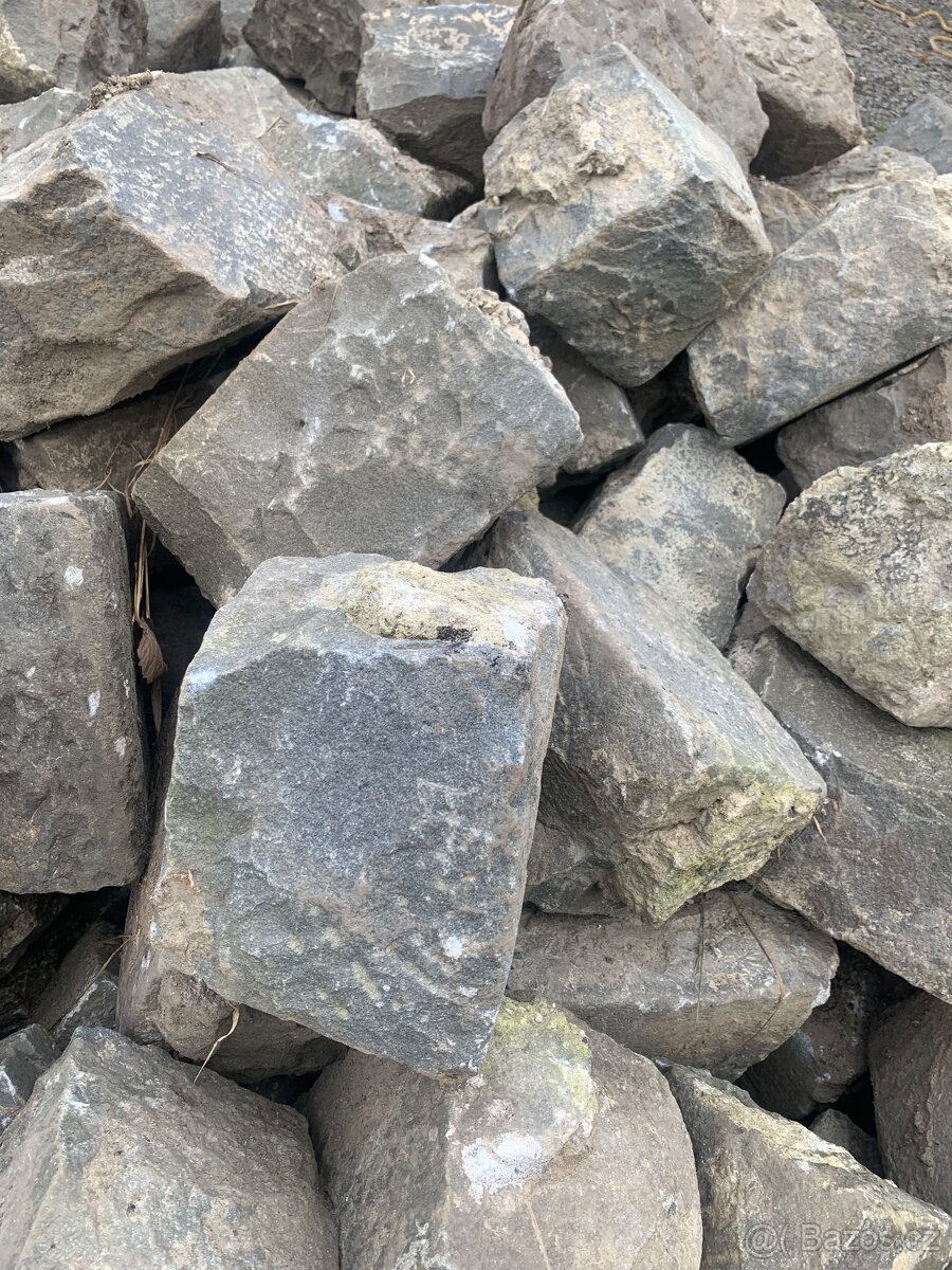 Prodám kostky (kočičí hlavy)