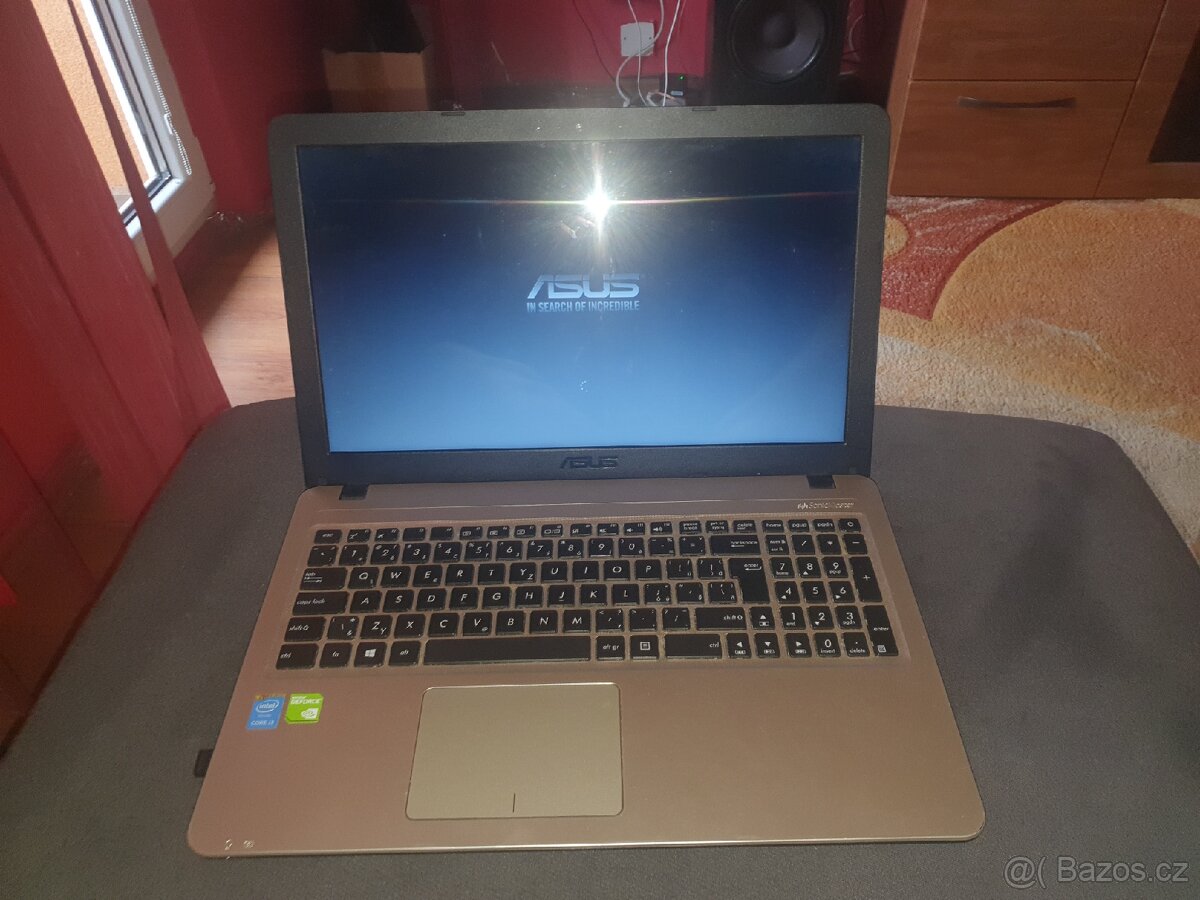 notebook a příslušenství