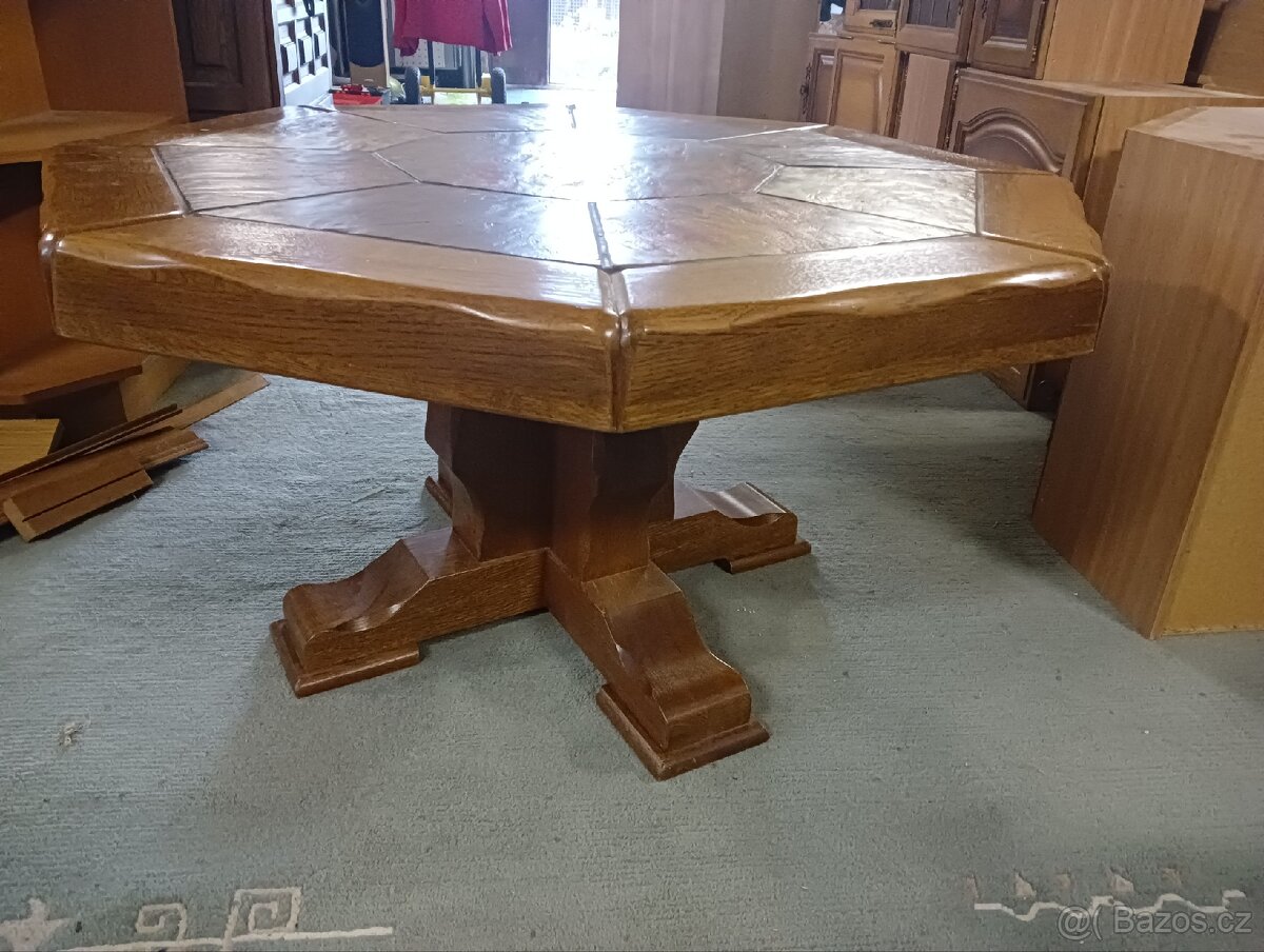 Dubový stůl