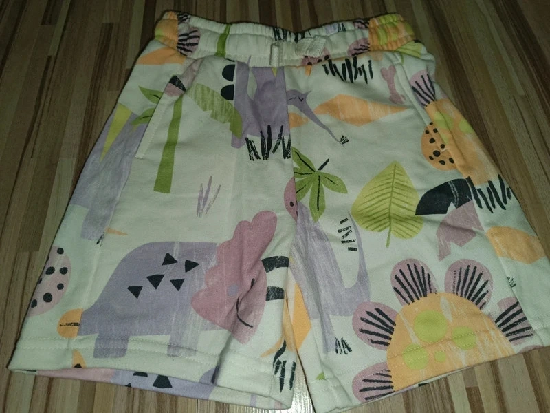 Kremové kraťase s dinosaury 104 George