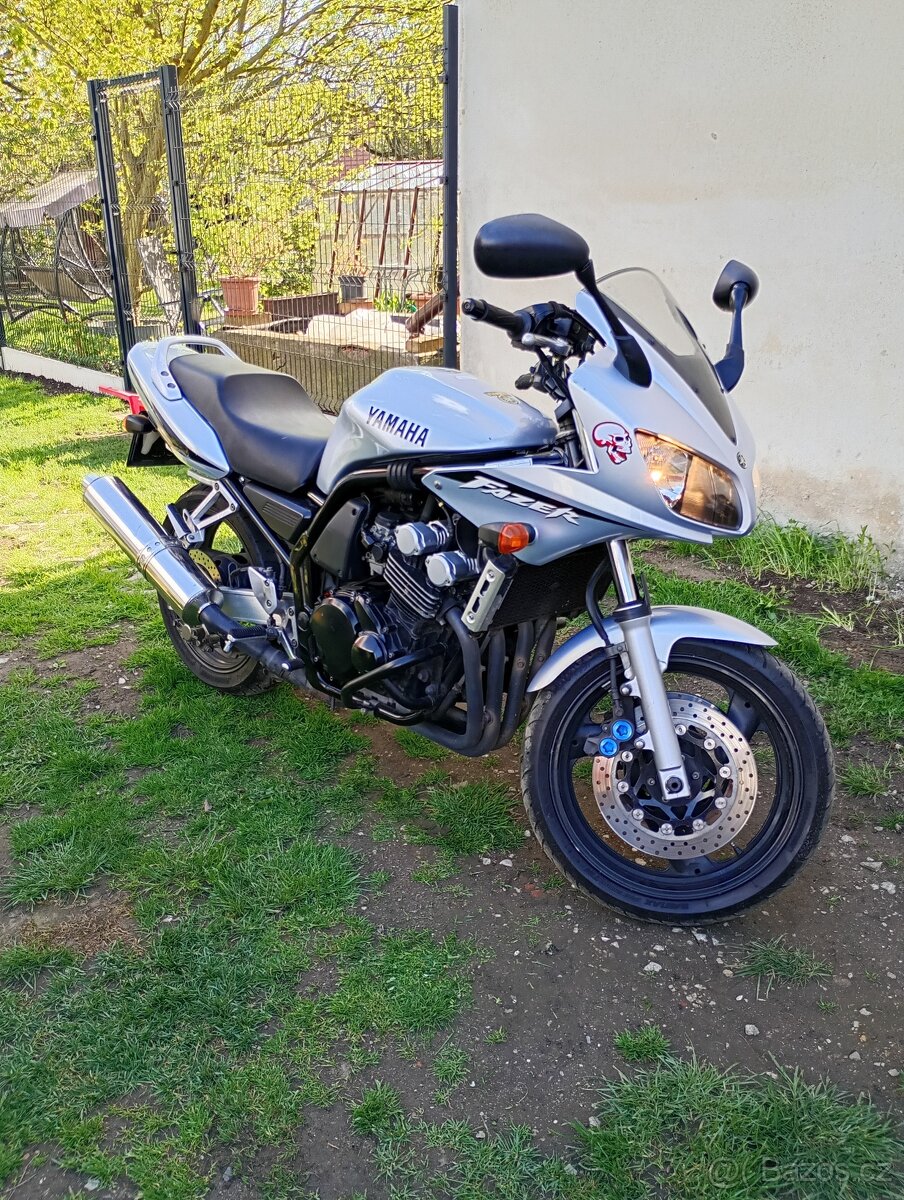 Yamaha FZS 600 Fazer