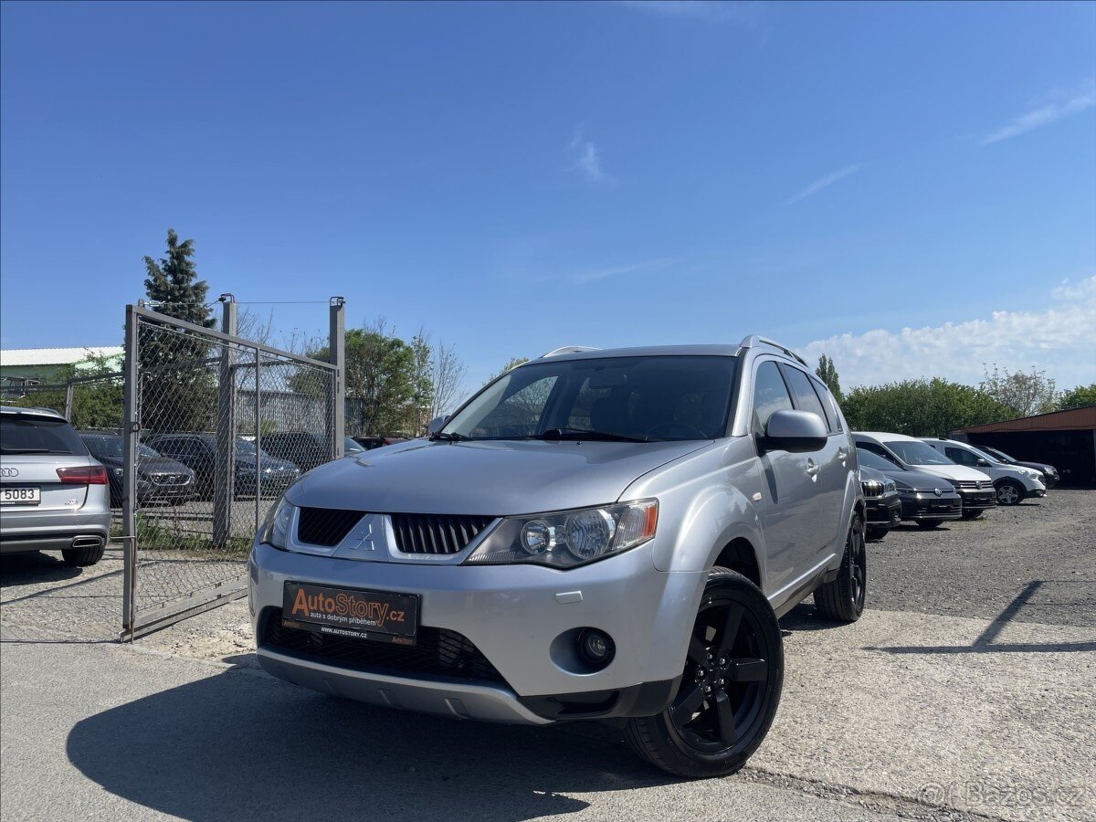 Mitsubishi Outlander 2,0 TDI 4X4 7 MÍST,KŮŽE,NAVI,ALU