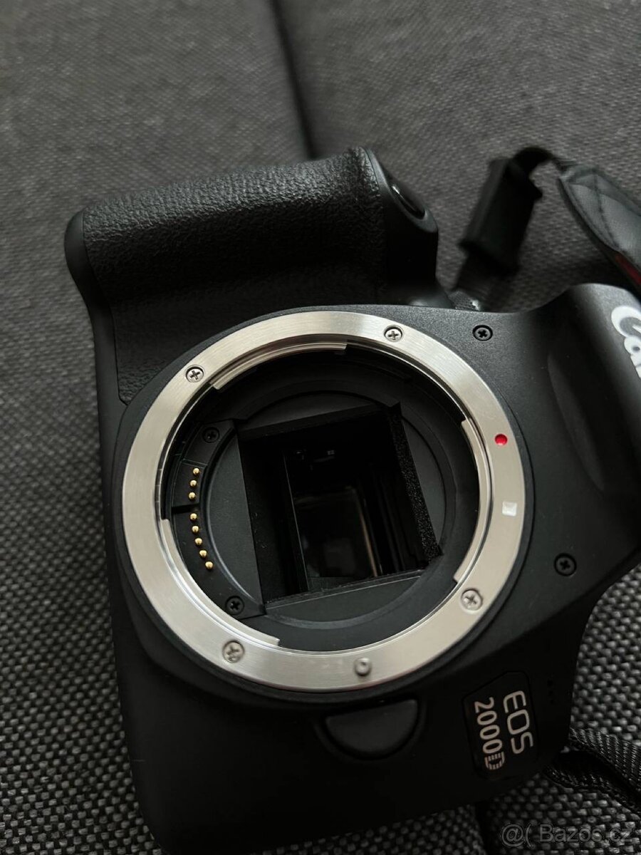 Canon EOS 2000D