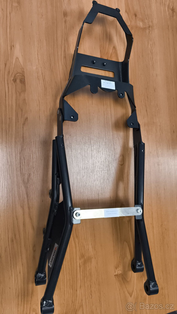 14) Kawasaki ZX 10R 2016 – podsedlák 3800,-
