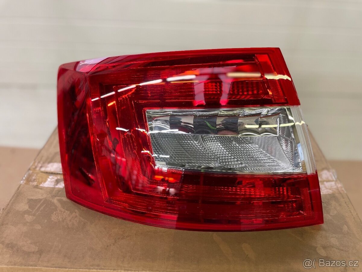 Zadní světlo levé sedan Škoda OCTAVIA 3