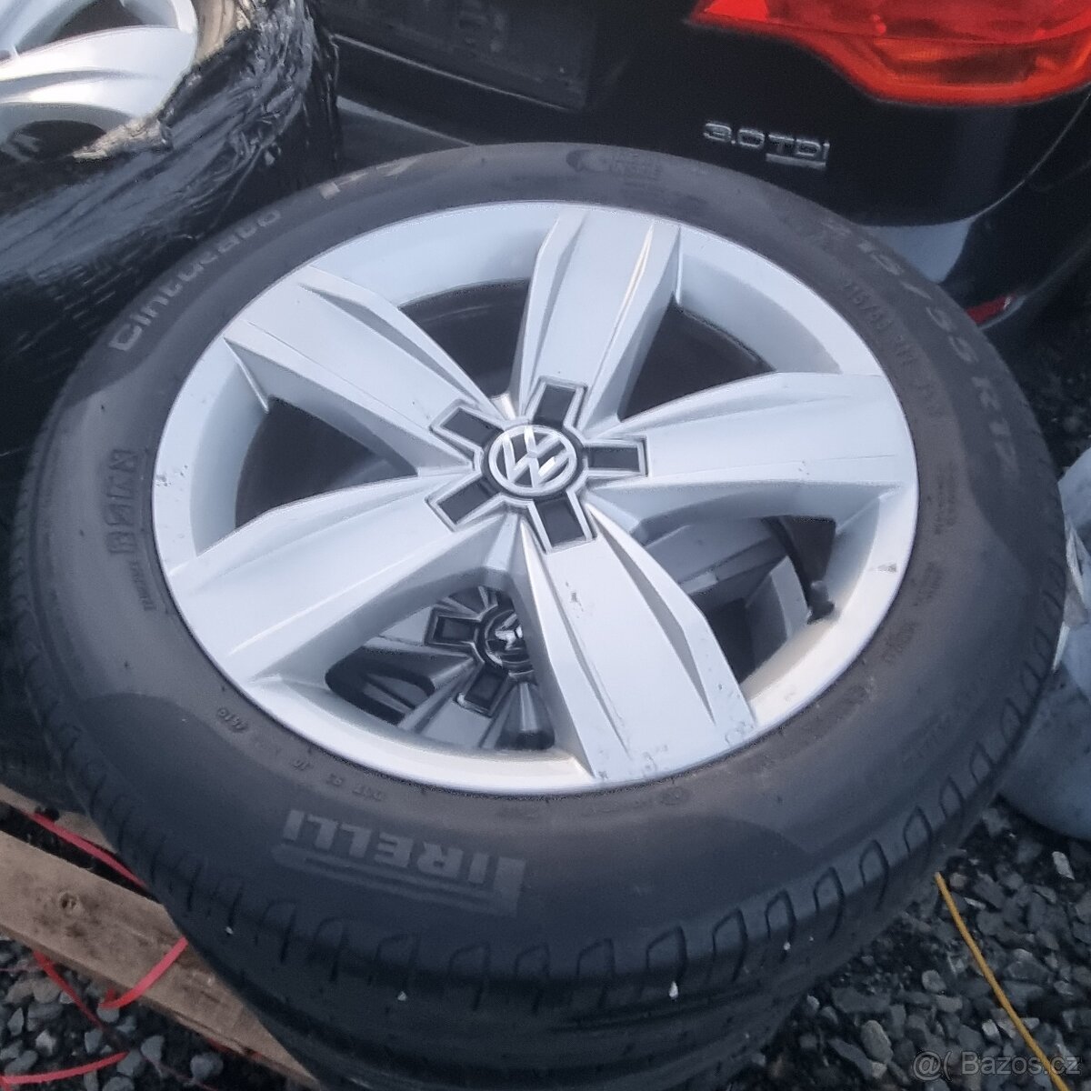 VW Passat B8 Škoda Superb 3 215/55/17 4ks
