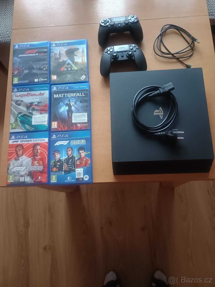 PlayStation 4,  1TB+dva ovladače