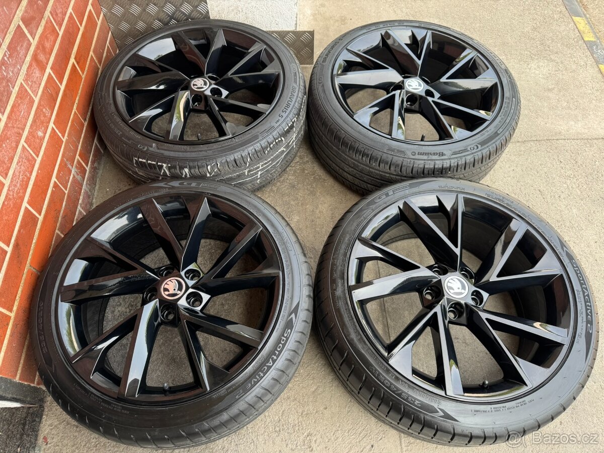 Alu 19" 5x112, " VEGA BLACK ", letní 85% SUP3, TOP