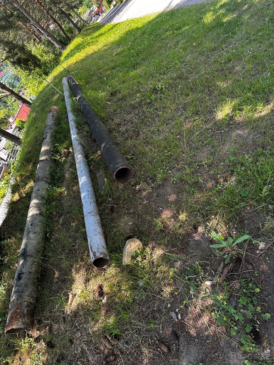 Darujeme kovové trubky – 3 kusy