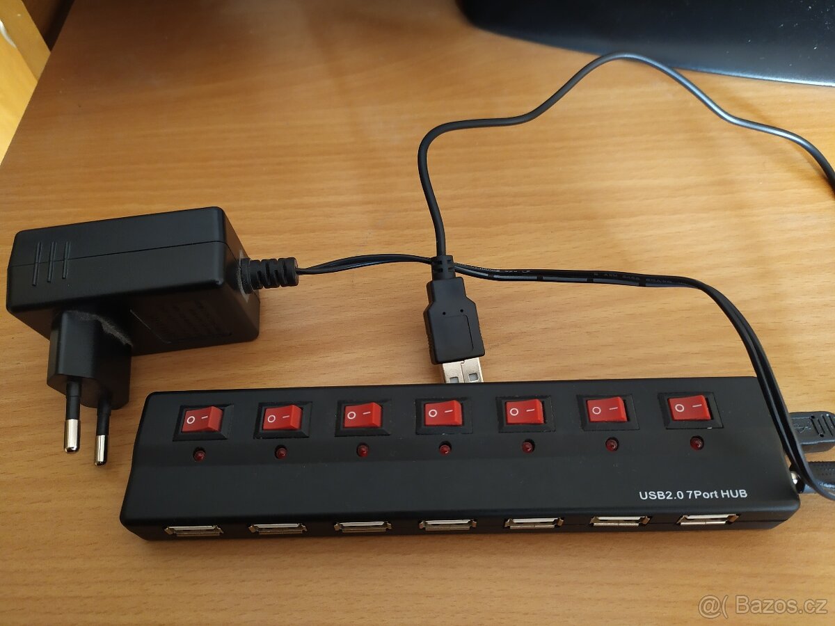 USB hub PremiumCord, 7 portů, vypínače s adaptérem