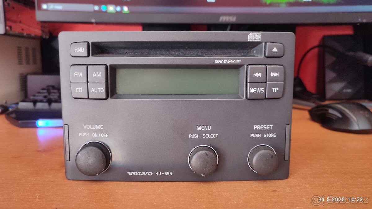🎵 Autorádio VOLVO HU-555 – plnÄ› funkÄŤnĂ, s kĂłdem âś…