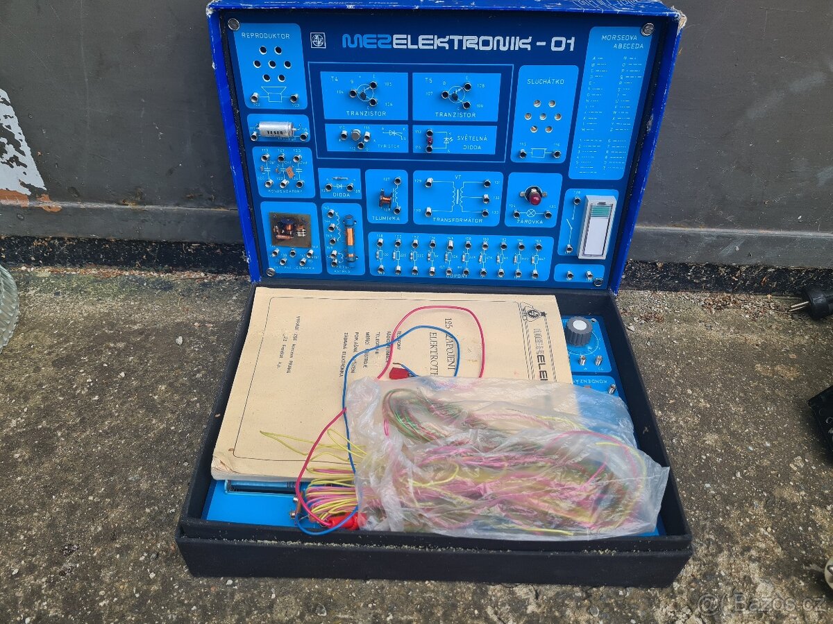 Elektronická stavebnice MEZ