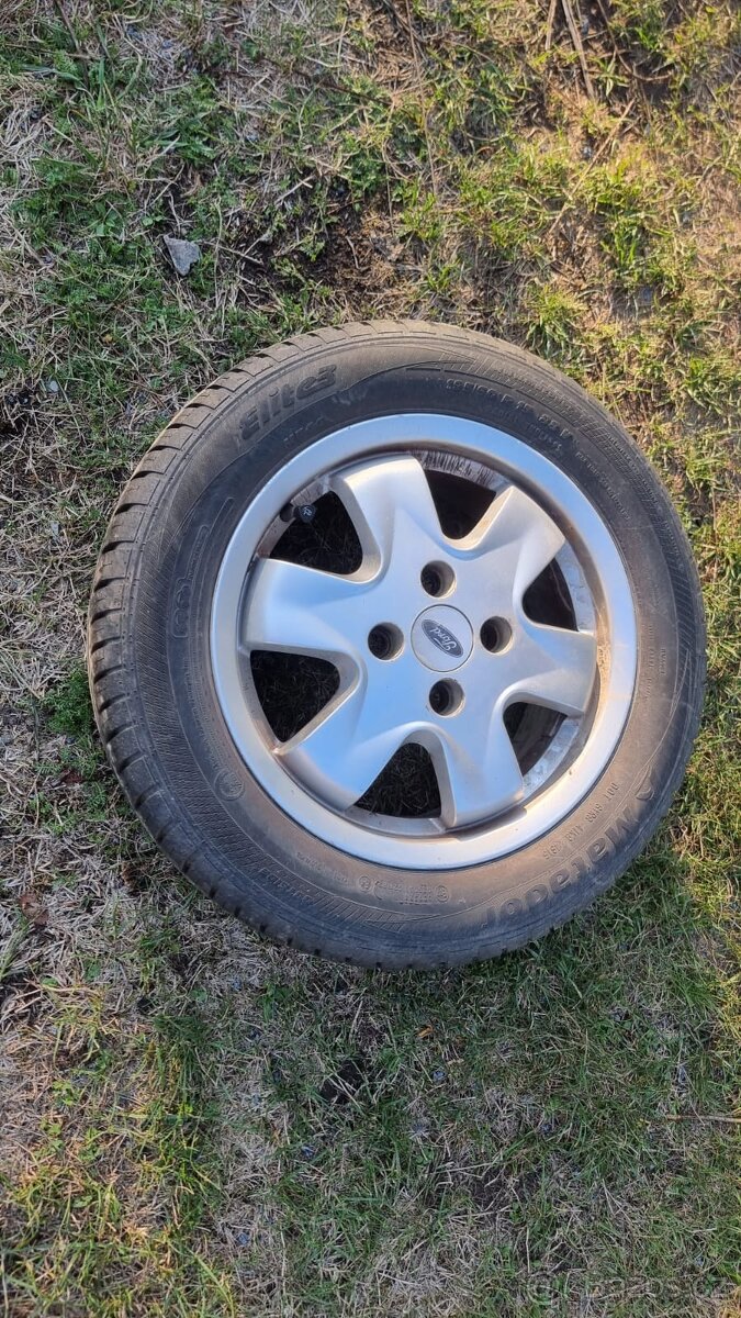 Kola 15 na Ford focus I