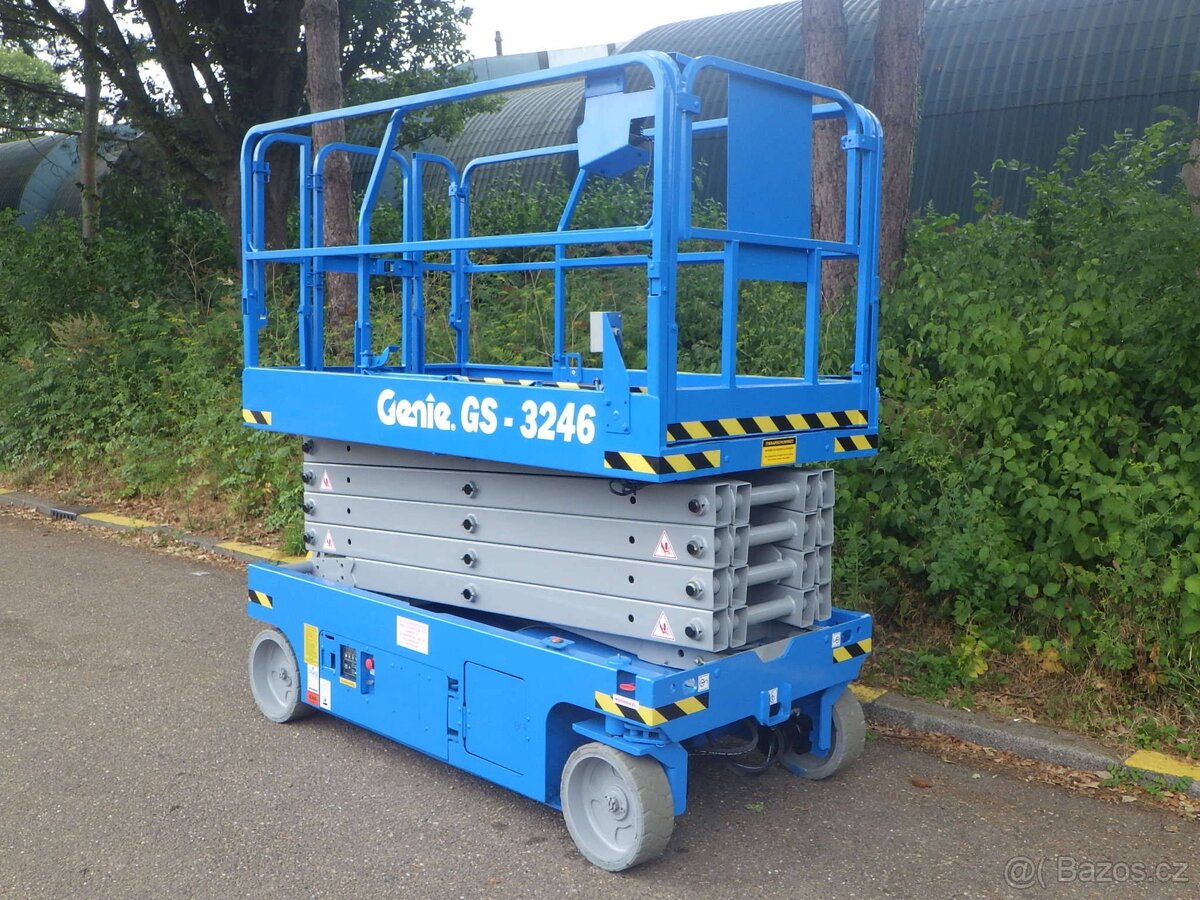 Pracovní nůžková aku plošina Genie GS 3246 nový model