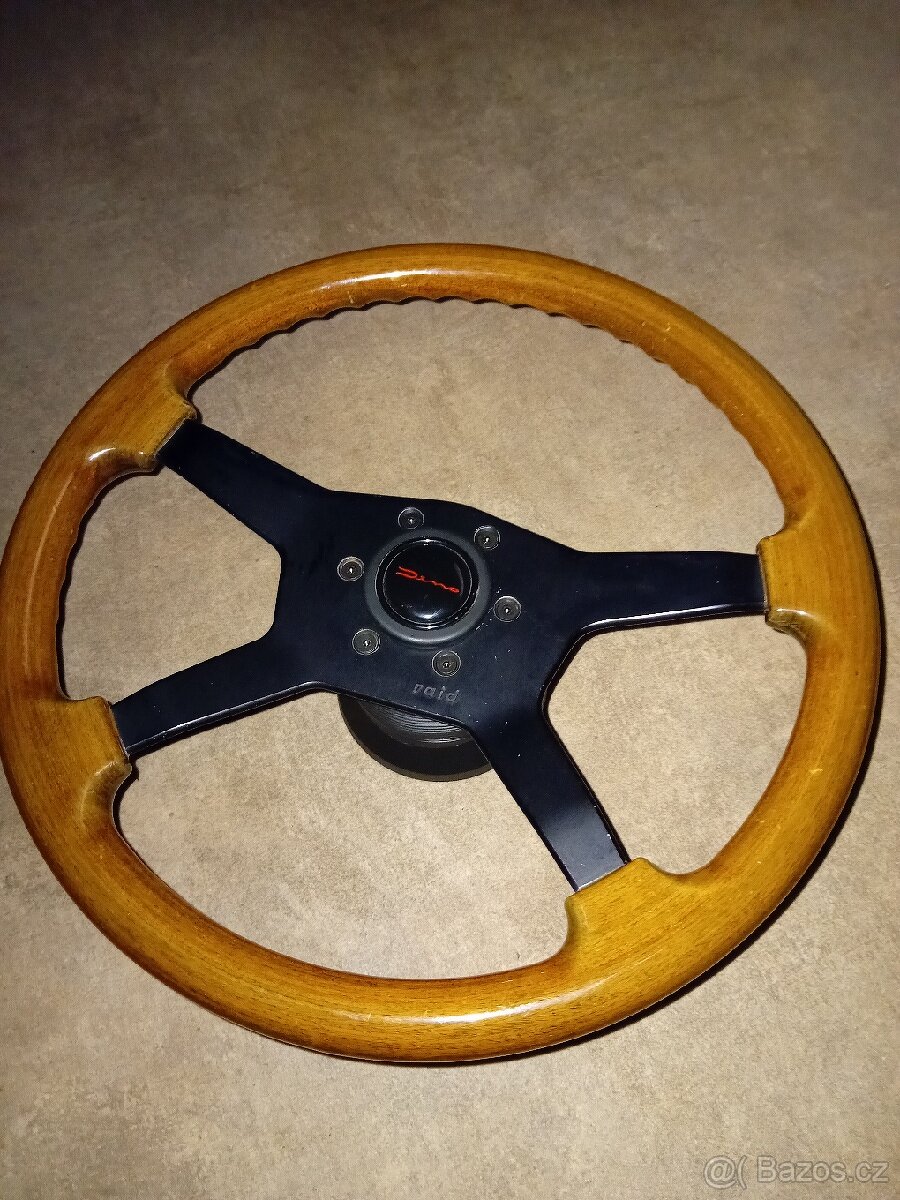 Dřevěný volant na Mercedes w124.