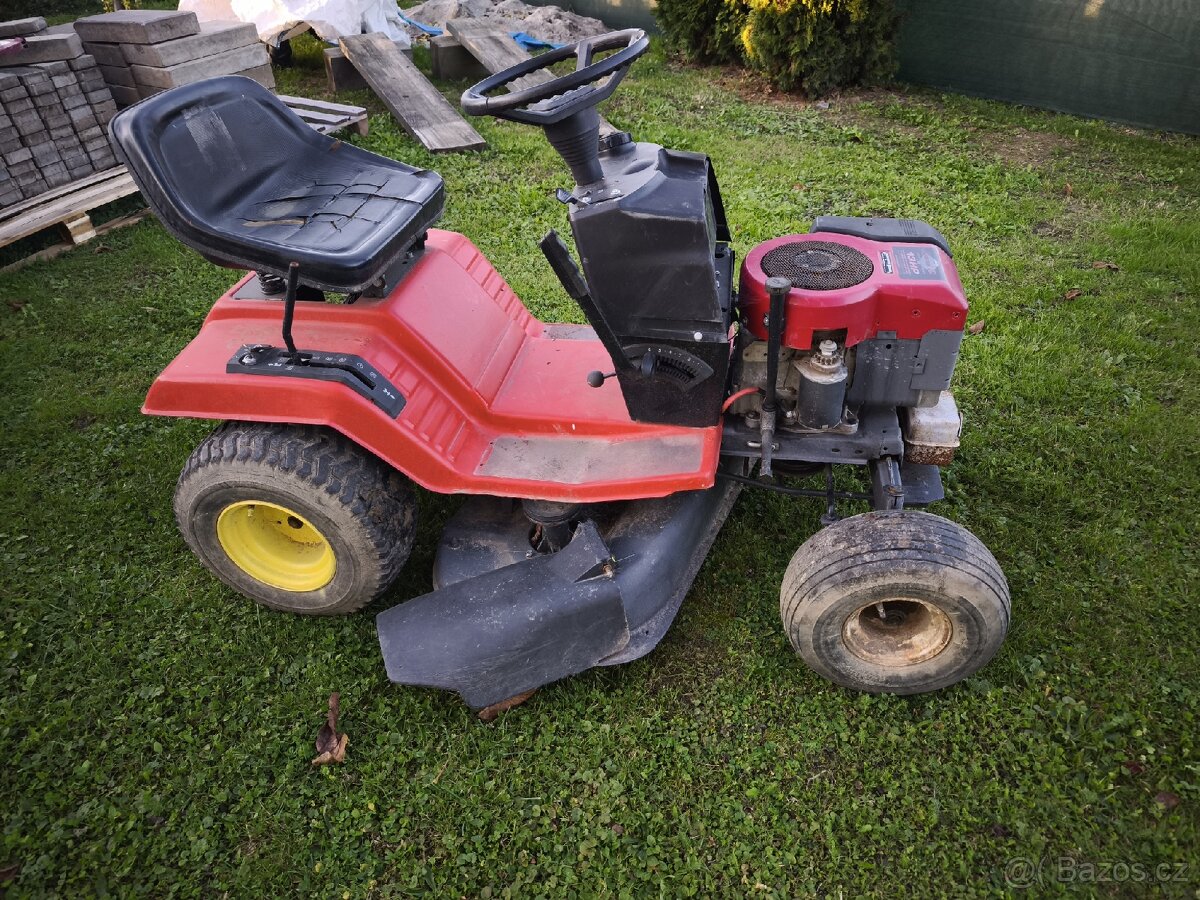 Zahradní traktor