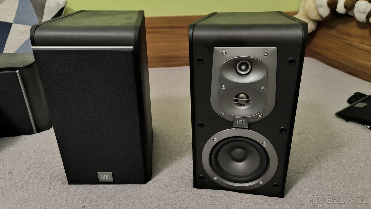 JBL reprobedny - sada 5.0, receiver Yamaha 4066, kabeláž
