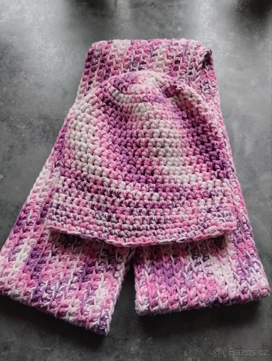 Dámská čepice a šála