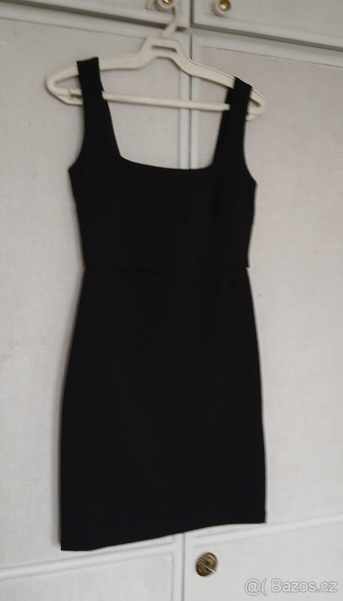 Černé šaty zn. H&M